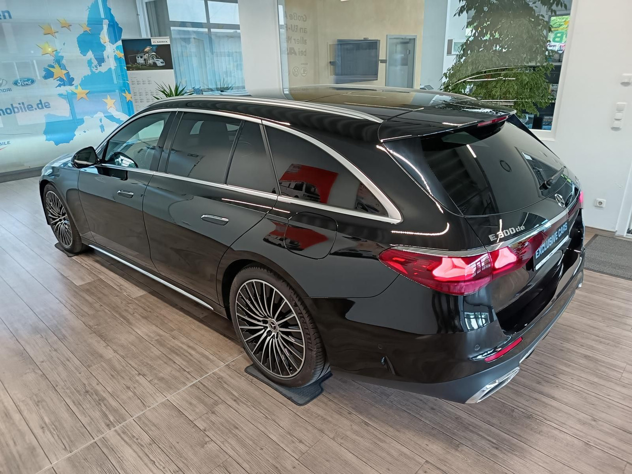 Mercedes-Benz E 300 T de 4M*AMG LINE ADVANCED PLUS*AHK*360°* - Универсал: фото 4 Mercedes-Benz E 300 T de 4M*AMG LINE ADVANCED PLUS*AHK*360°* - Универсал: фото 4