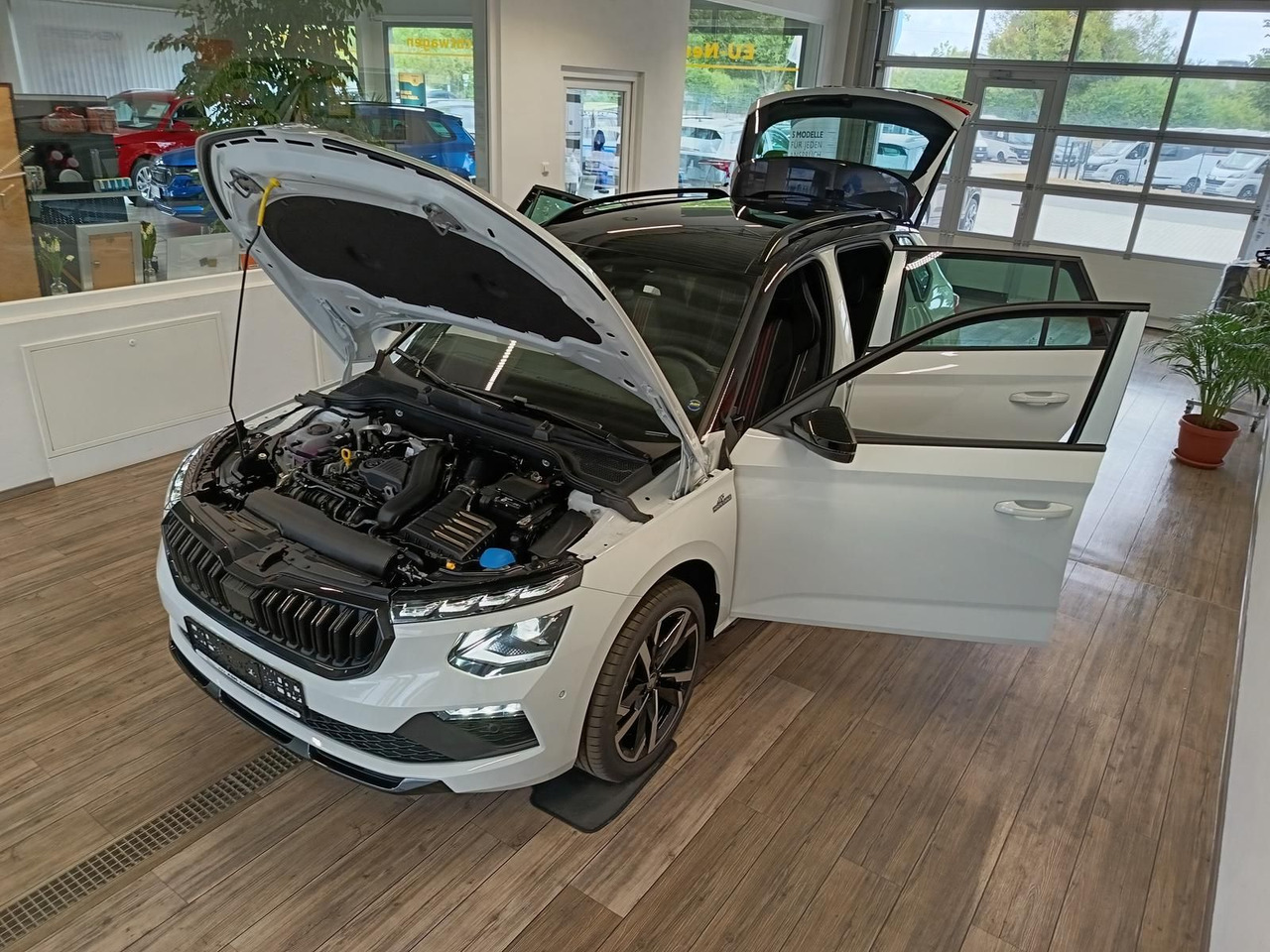 Skoda Kamiq Monte Carlo 1,5 TSI DSG*AHK*PANO*LED*ACC* - Внедорожник: фото 2 Skoda Kamiq Monte Carlo 1,5 TSI DSG*AHK*PANO*LED*ACC* - Внедорожник: фото 2