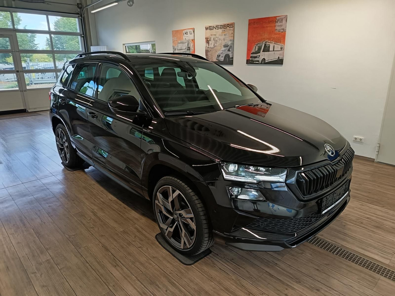 Skoda Karoq Sportline 1,5 TSI DSG*AHK*PSD*STD.HZG*NAVI - Внедорожник: фото 3 Skoda Karoq Sportline 1,5 TSI DSG*AHK*PSD*STD.HZG*NAVI - Внедорожник: фото 3