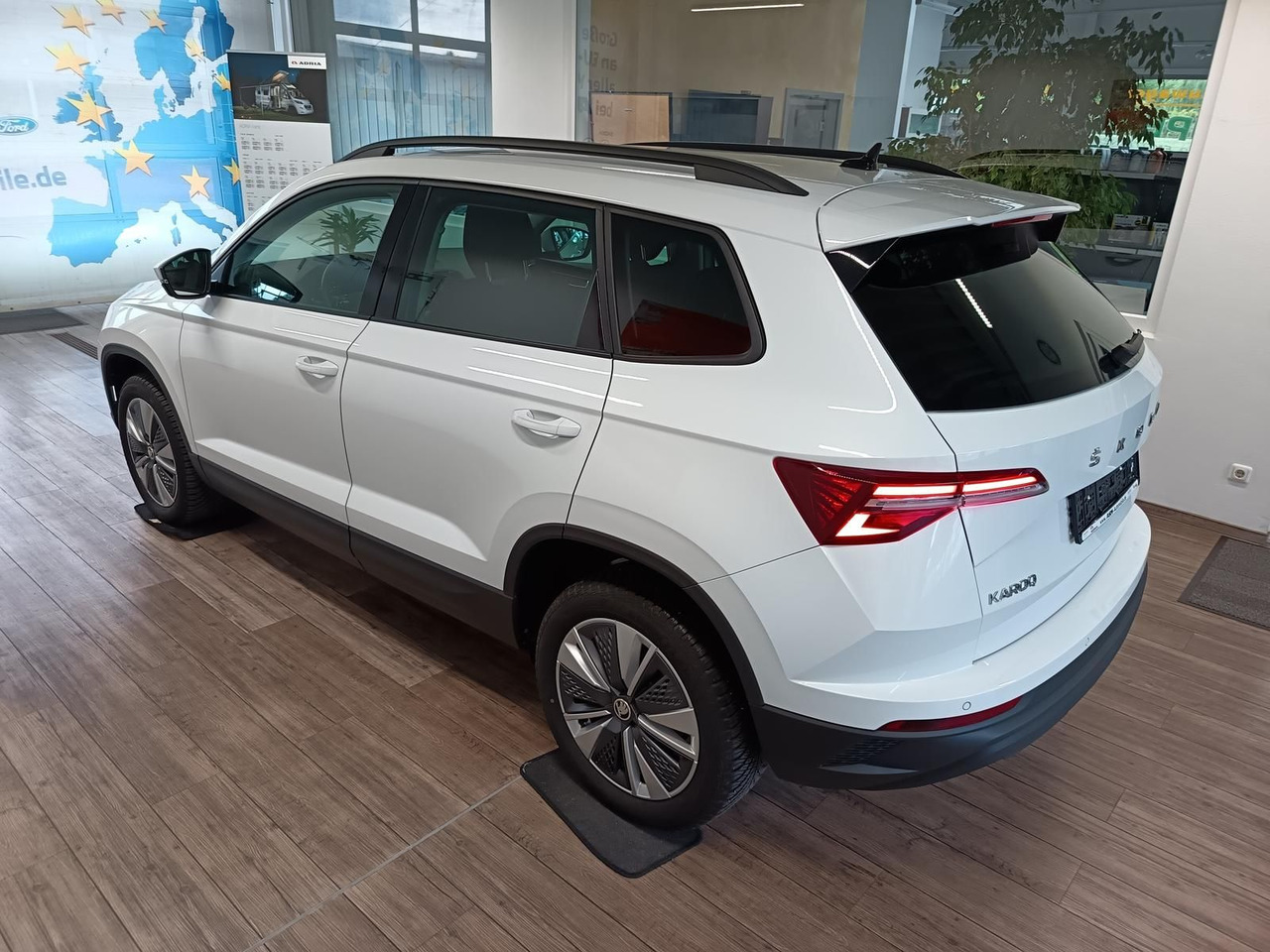 Skoda Karoq Style 1,5TSI DSG*AHK-VORBER*NAVI*LED*R-KAM - Внедорожник: фото 4 Skoda Karoq Style 1,5TSI DSG*AHK-VORBER*NAVI*LED*R-KAM - Внедорожник: фото 4