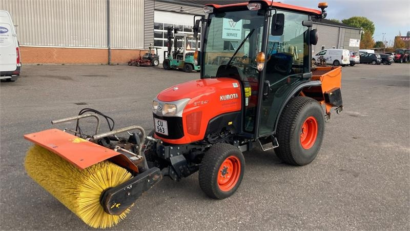 Коммунальный трактор Kubota ST341 inkl. 150 cm kost og udlægger: фото 1