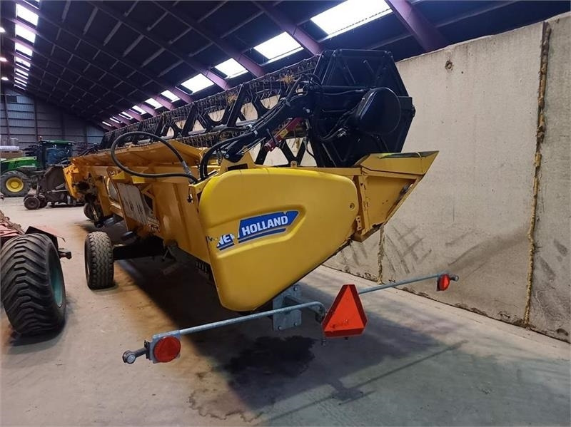 Зерноуборочный комбайн New Holland CR9.80: фото 12