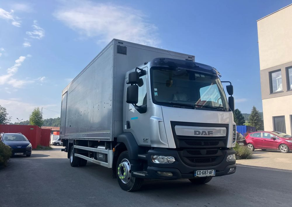 DAF DAF LF 180 kurierka kontener 18 palet - Грузовик с закрытым кузовом: фото 1 DAF DAF LF 180 kurierka kontener 18 palet - Грузовик с закрытым кузовом: фото 1