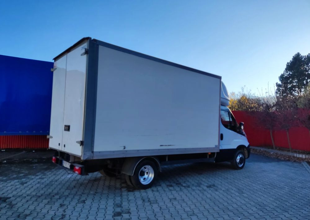 Iveco DAILY 35C13 Kurierka - Фургон с закрытым кузовом: фото 3 Iveco DAILY 35C13 Kurierka - Фургон с закрытым кузовом: фото 3
