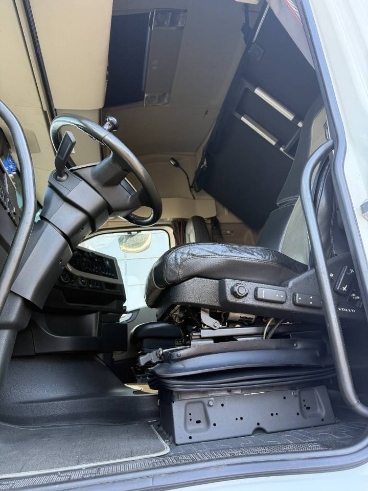 Грузовик с закрытым кузовом Volvo FH 540 6x2: фото 7