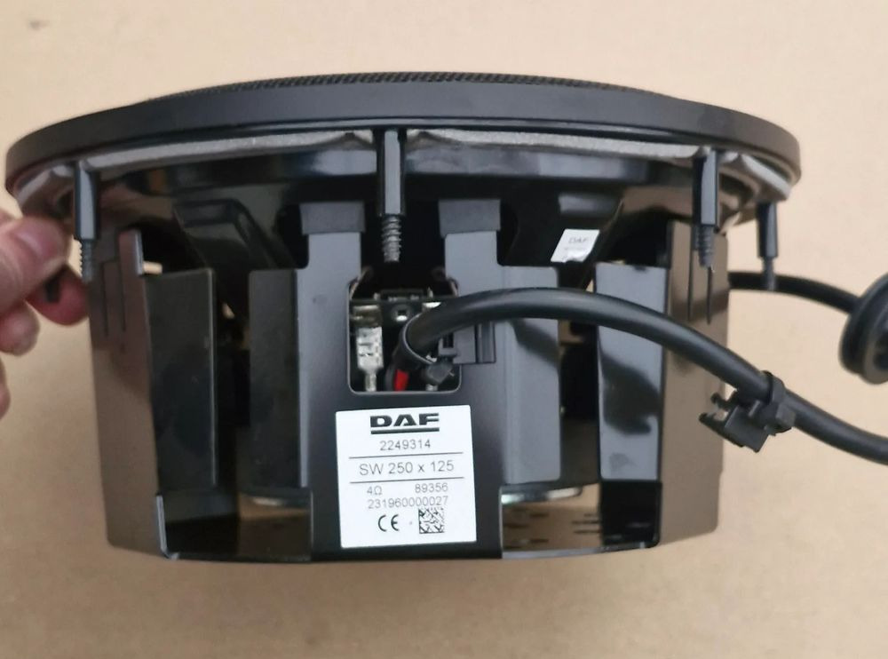 DAF XG XF GŁOŚNIK SUBWOFFER 2249314 - Кабина и интерьер для Грузовиков: фото 2 DAF XG XF GŁOŚNIK SUBWOFFER 2249314 - Кабина и интерьер для Грузовиков: фото 2