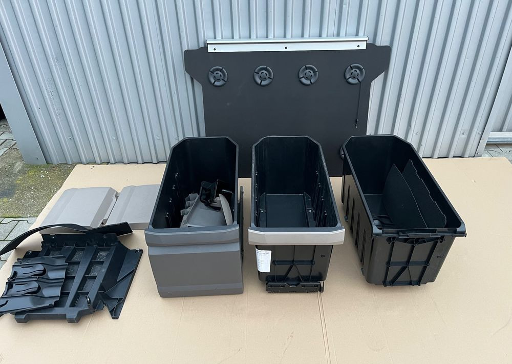 Elementy wyposażenia wnętrza DAF XG+ schowek szuflada box - Кабина и интерьер для Грузовиков: фото 1 Elementy wyposażenia wnętrza DAF XG+ schowek szuflada box - Кабина и интерьер для Грузовиков: фото 1