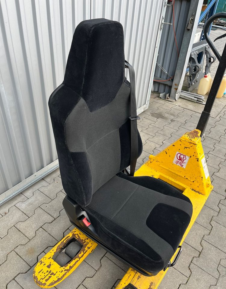 Fotel kierowcy MAN TG3 TGX nowy model siedzenie lewe - Кабина и интерьер для Грузовиков: фото 3 Fotel kierowcy MAN TG3 TGX nowy model siedzenie lewe - Кабина и интерьер для Грузовиков: фото 3