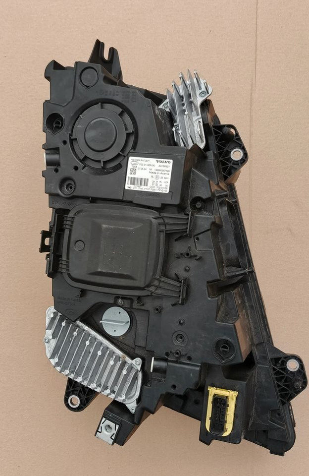 VOLVO FH4 LAMPA PRZEDNIA LEWA H7 2024r 24159327 - Передняя фара для Грузовиков: фото 2 VOLVO FH4 LAMPA PRZEDNIA LEWA H7 2024r 24159327 - Передняя фара для Грузовиков: фото 2