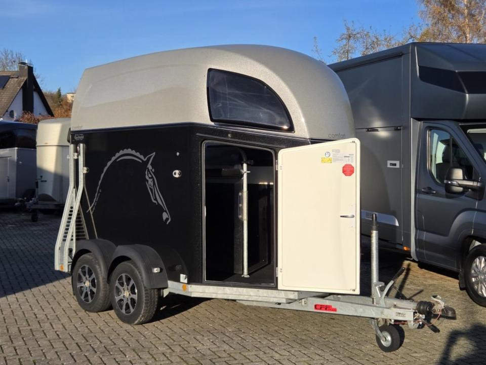 Böckmann Pferdeanhänger, Comfort, Alub. Sattelk. 100 km/h, top - Прицеп-коневоз: фото 2 Böckmann Pferdeanhänger, Comfort, Alub. Sattelk. 100 km/h, top - Прицеп-коневоз: фото 2