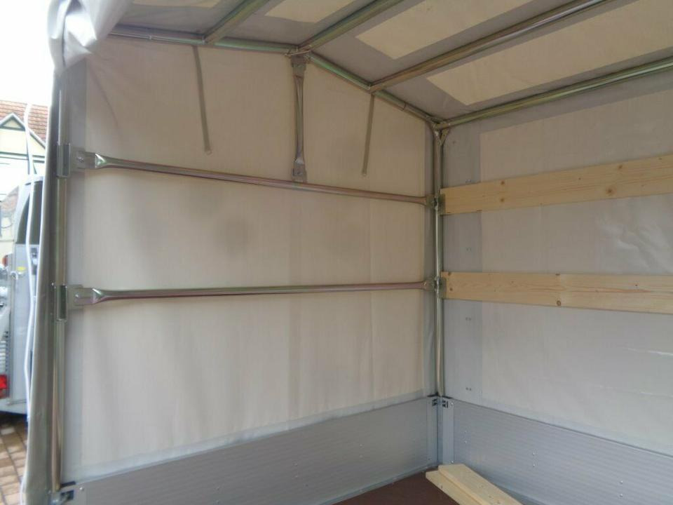 PKW-Anhänger Hochlader 2,7 to. HL-AL 4118/27 F Plane u. Sp. - Тентованный прицеп: фото 4 PKW-Anhänger Hochlader 2,7 to. HL-AL 4118/27 F Plane u. Sp. - Тентованный прицеп: фото 4