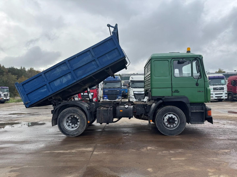 MAN 19.322 (STEEL SUSPENSION & MANUAL PUMP / SUSPENSION LAMES & POMPE MANUELLE) - Малотоннажный самосвал: фото 4 MAN 19.322 (STEEL SUSPENSION & MANUAL PUMP / SUSPENSION LAMES & POMPE MANUELLE) - Малотоннажный самосвал: фото 4