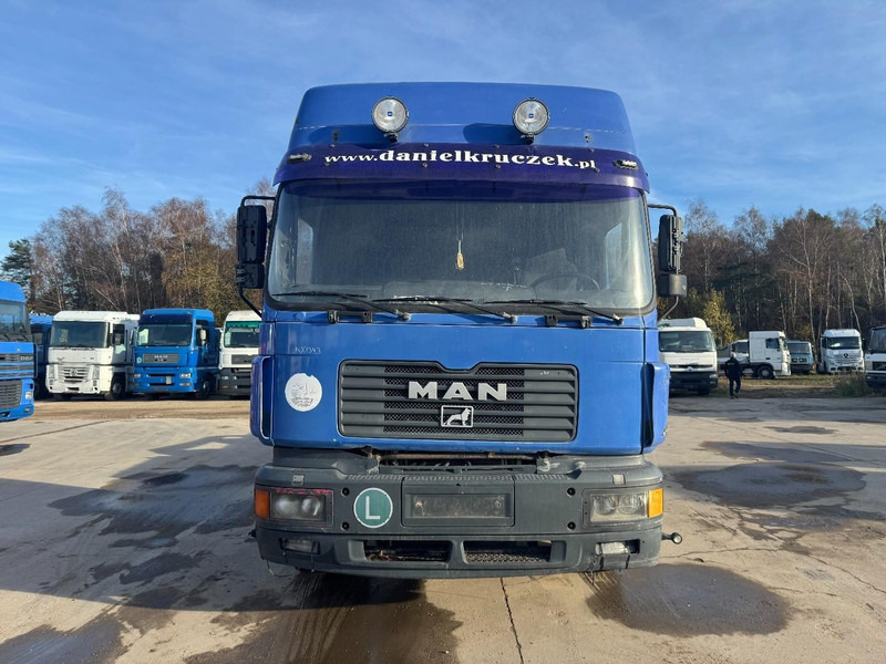 MAN 26.410 (BIG AXLE / 10 TIRES / 6X4 / 6 CYLINDER / MANUAL GEARBOX) - Грузовик-шасси: фото 2 MAN 26.410 (BIG AXLE / 10 TIRES / 6X4 / 6 CYLINDER / MANUAL GEARBOX) - Грузовик-шасси: фото 2