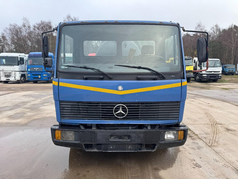 Mercedes-Benz SK 914 (8000 L / 6 CYLINDER / MANUAL PUMP / STEEL SUSPENSION) - Грузовик-цистерна: фото 2 Mercedes-Benz SK 914 (8000 L / 6 CYLINDER / MANUAL PUMP / STEEL SUSPENSION) - Грузовик-цистерна: фото 2