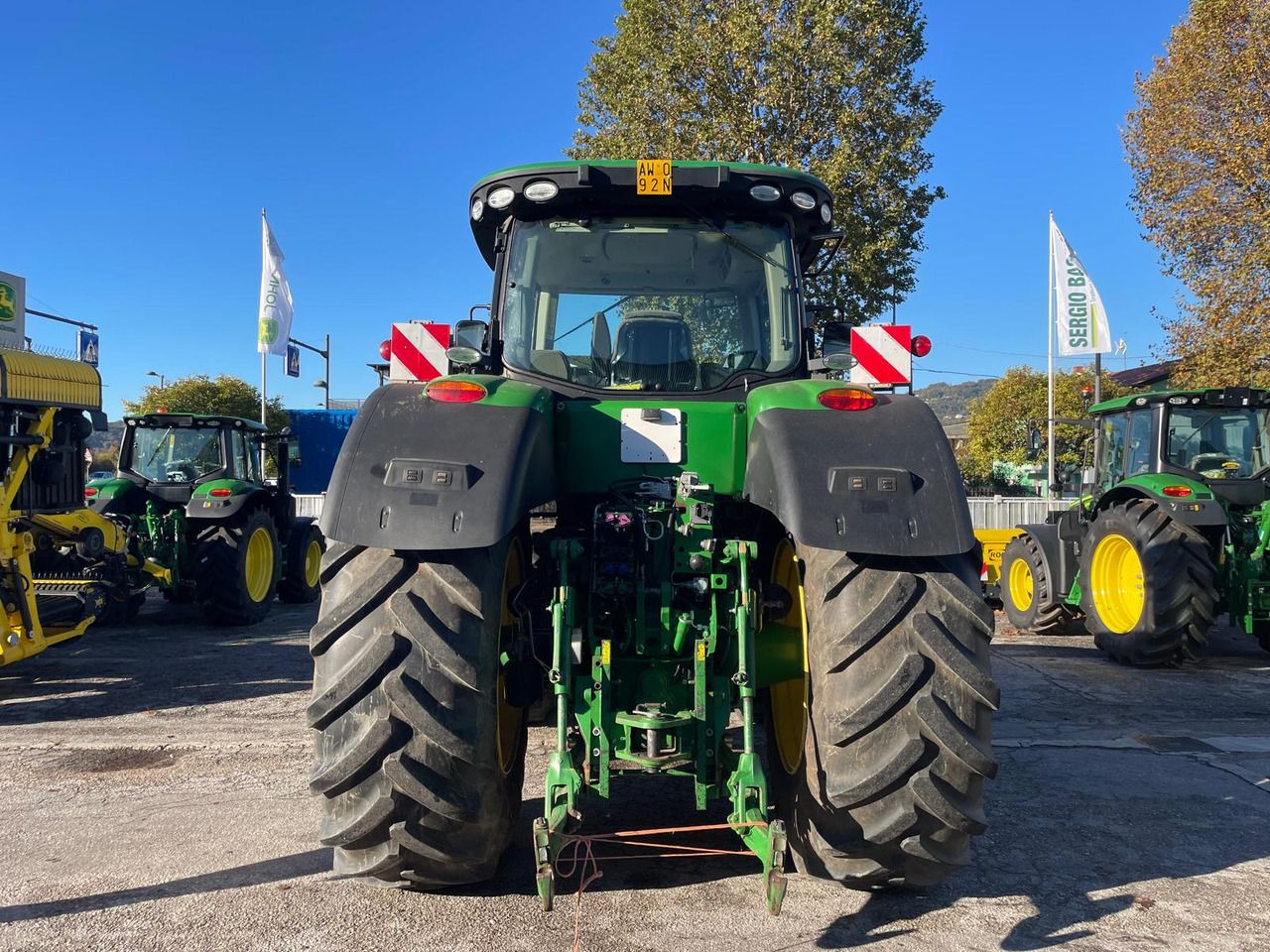 JOHN DEERE 8370 R - Трактор: фото 3 JOHN DEERE 8370 R - Трактор: фото 3