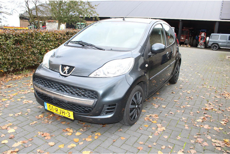 Peugeot 107 - Хэтчбек: фото 2 Peugeot 107 - Хэтчбек: фото 2