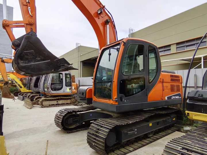 Used Digger DOOSAN DX140 Construction Machinery Construction Digger Used DOOSAN DX140 Cheap Excavator - Гусеничный экскаватор: фото 3 Used Digger DOOSAN DX140 Construction Machinery Construction Digger Used DOOSAN DX140 Cheap Excavator - Гусеничный экскаватор: фото 3