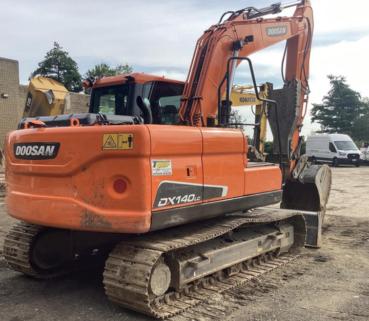 Used Excavator Doosan DX140 Excavators Mini Equipment Earth Moving Machinery Doosan Digger Excavator for Sale - Гусеничный экскаватор: фото 4 Used Excavator Doosan DX140 Excavators Mini Equipment Earth Moving Machinery Doosan Digger Excavator for Sale - Гусеничный экскаватор: фото 4