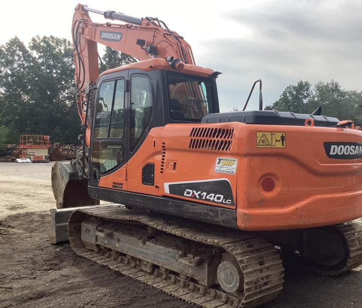 Used Excavator Doosan DX140 Excavators Mini Equipment Earth Moving Machinery Doosan Digger Excavator for Sale - Гусеничный экскаватор: фото 5 Used Excavator Doosan DX140 Excavators Mini Equipment Earth Moving Machinery Doosan Digger Excavator for Sale - Гусеничный экскаватор: фото 5