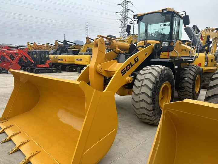 Used SDLG955F New Model Wheel Loader Second Hand Machine Popular Brand Sdlg Hydraulic Machinery - Колёсный погрузчик: фото 4 Used SDLG955F New Model Wheel Loader Second Hand Machine Popular Brand Sdlg Hydraulic Machinery - Колёсный погрузчик: фото 4