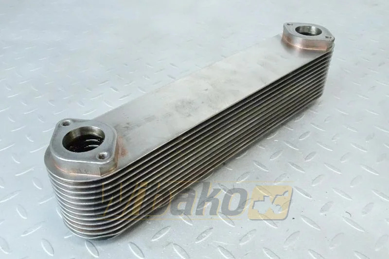 Liebherr 10325002 - Масляный радиатор для Строительной техники: фото 1 Liebherr 10325002 - Масляный радиатор для Строительной техники: фото 1