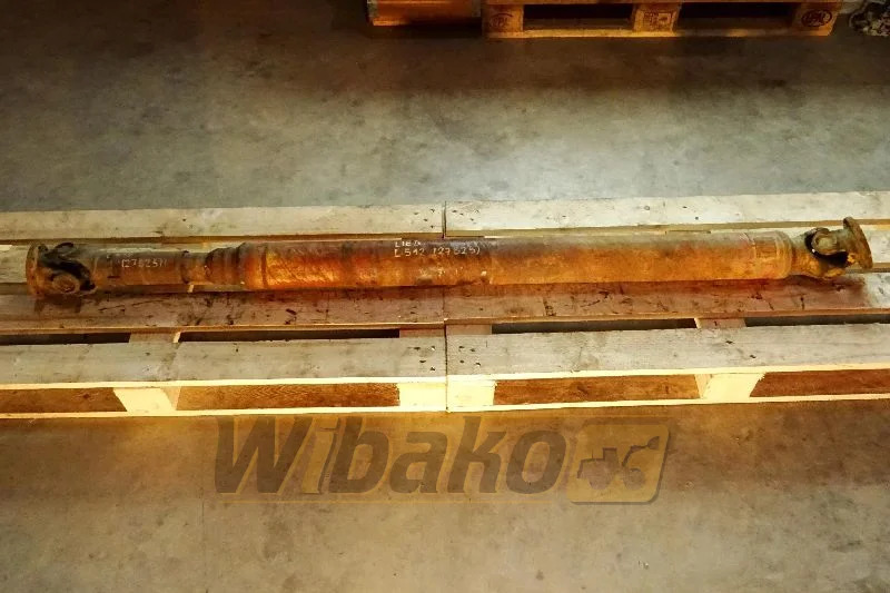 Liebherr L512 - Приводный вал для Строительной техники: фото 1 Liebherr L512 - Приводный вал для Строительной техники: фото 1