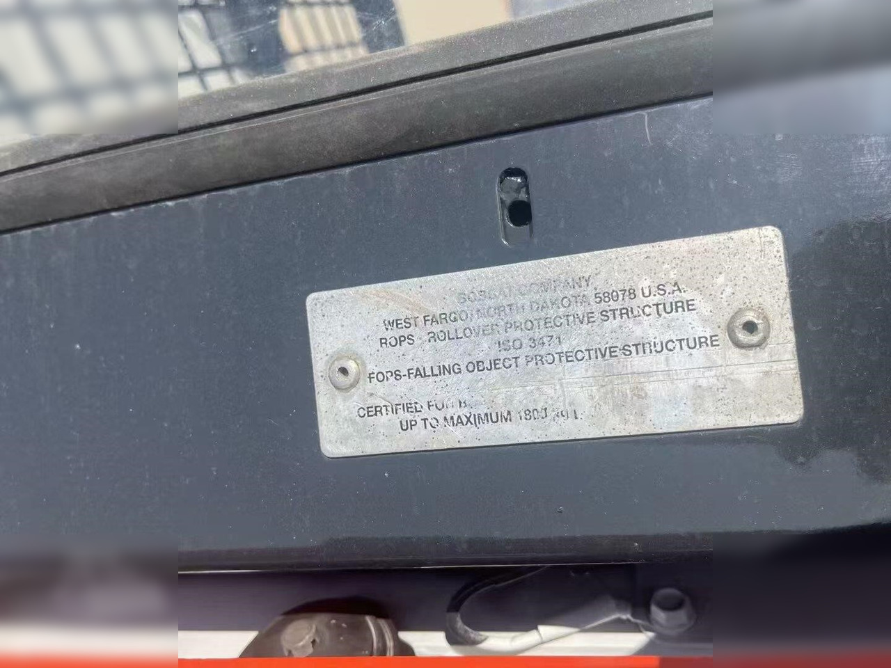 BOBCAT S70 - Мини-погрузчик с бортовым поворотом: фото 3 BOBCAT S70 - Мини-погрузчик с бортовым поворотом: фото 3