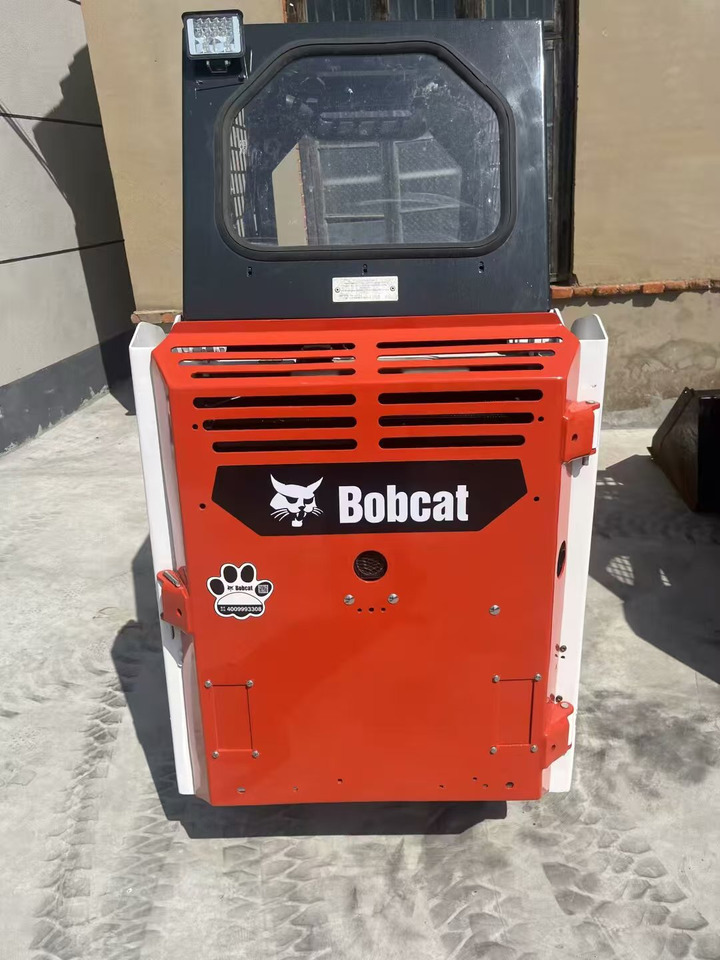 BOBCAT S730 - Мини-погрузчик с бортовым поворотом: фото 2 BOBCAT S730 - Мини-погрузчик с бортовым поворотом: фото 2