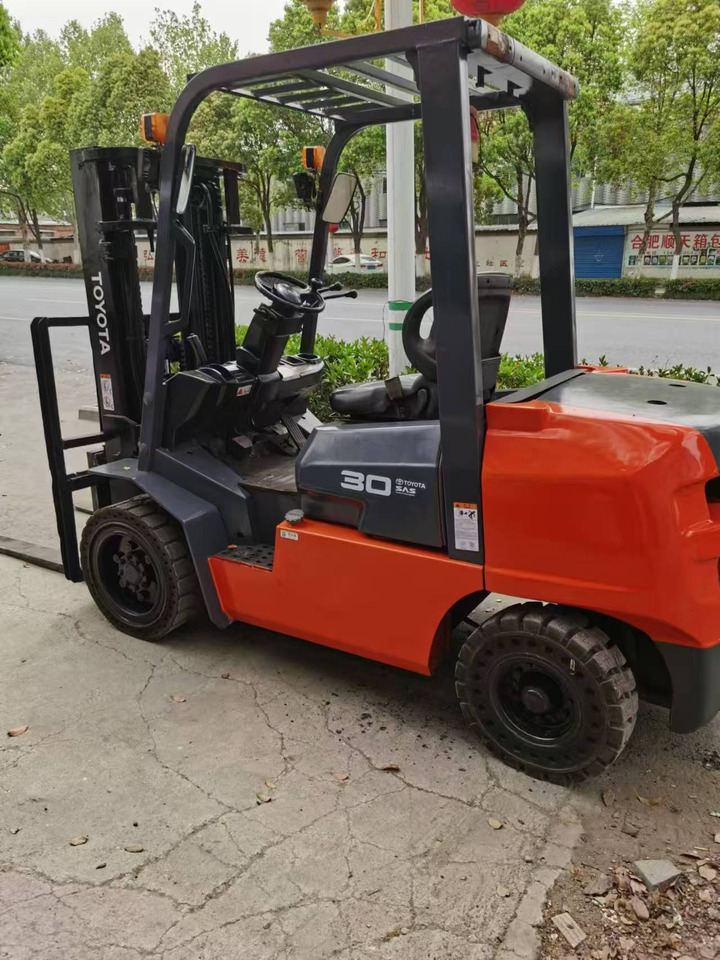 Toyata 3-ton в лизинг Toyata 3-ton: фото 12