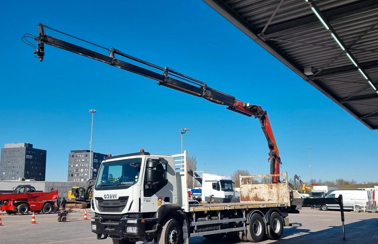 IVECO TRAKKER 410 GRU E CASSONE FISSO - Грузовик бортовой/ Платформа, Автоманипулятор: фото 1 IVECO TRAKKER 410 GRU E CASSONE FISSO - Грузовик бортовой/ Платформа, Автоманипулятор: фото 1