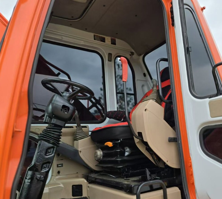 DOOSAN Good Condition Original Doosan DH150w-7 Wheel Excavator 15 Tons Used Doosan Dh150w-7 Excavator Used Wheel Excavator for Sale - Колёсный экскаватор: фото 3 DOOSAN Good Condition Original Doosan DH150w-7 Wheel Excavator 15 Tons Used Doosan Dh150w-7 Excavator Used Wheel Excavator for Sale - Колёсный экскаватор: фото 3