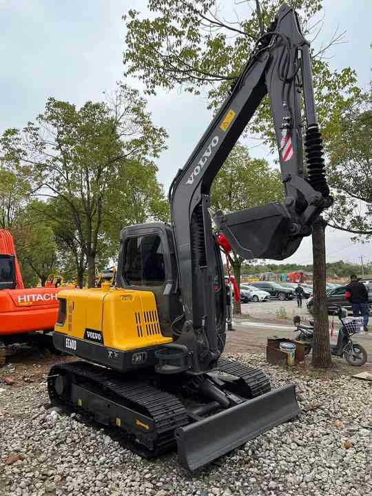 High Quality Used Volvo EC60D Excavator for Sale 6 Ton Compact Machine, Excellent Condition, Ready for Work! - Мини-экскаватор: фото 4 High Quality Used Volvo EC60D Excavator for Sale 6 Ton Compact Machine, Excellent Condition, Ready for Work! - Мини-экскаватор: фото 4