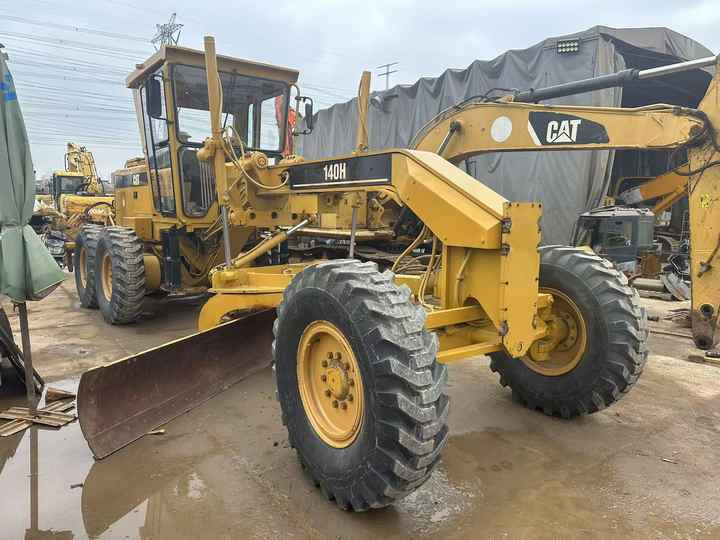 Low-price second-hand Cat Grader 140H with outstanding performance Carterpillarused 140H grader for sale - Грейдер: фото 3 Low-price second-hand Cat Grader 140H with outstanding performance Carterpillarused 140H grader for sale - Грейдер: фото 3