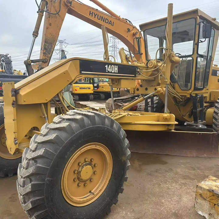 Low-price second-hand Cat Grader 140H with outstanding performance Carterpillarused 140H grader for sale - Грейдер: фото 1 Low-price second-hand Cat Grader 140H with outstanding performance Carterpillarused 140H grader for sale - Грейдер: фото 1