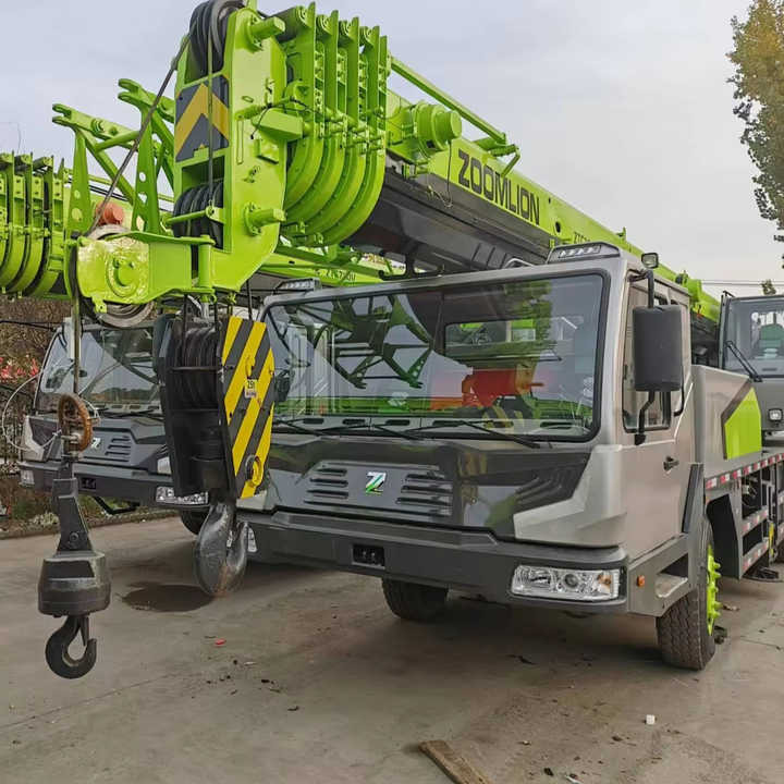 Second Hand ZOOMLION 25 Ton ZTC250V531 30 Ton ZTC300V532 70 Ton ZTC700H6 Hydraulmic Mobile Truck Crane on Sale - Мобильный кран: фото 1 Second Hand ZOOMLION 25 Ton ZTC250V531 30 Ton ZTC300V532 70 Ton ZTC700H6 Hydraulmic Mobile Truck Crane on Sale - Мобильный кран: фото 1