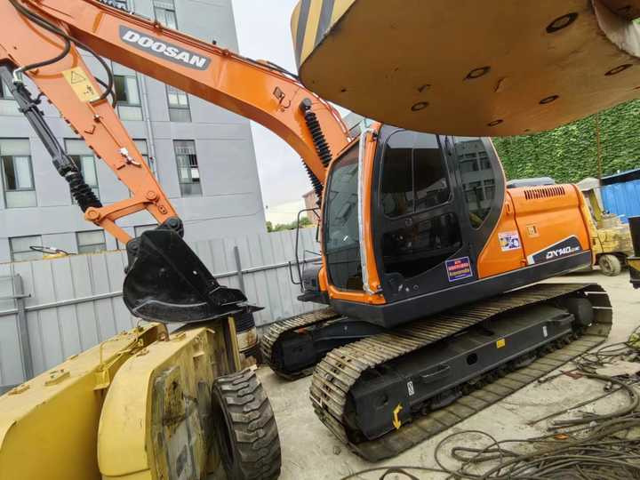 Used Doosan Hydraulic Excavator DX140 Low Price Korea Doosan DX140-9 Used Excavator for Sale - Гусеничный экскаватор: фото 3 Used Doosan Hydraulic Excavator DX140 Low Price Korea Doosan DX140-9 Used Excavator for Sale - Гусеничный экскаватор: фото 3