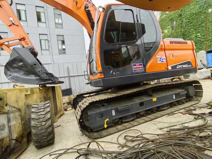 Used Doosan Hydraulic Excavator DX140 Low Price Korea Doosan DX140-9 Used Excavator for Sale - Гусеничный экскаватор: фото 2 Used Doosan Hydraulic Excavator DX140 Low Price Korea Doosan DX140-9 Used Excavator for Sale - Гусеничный экскаватор: фото 2