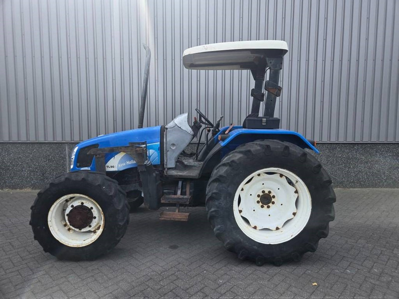 New Holland TL 90 A - Трактор: фото 2 New Holland TL 90 A - Трактор: фото 2