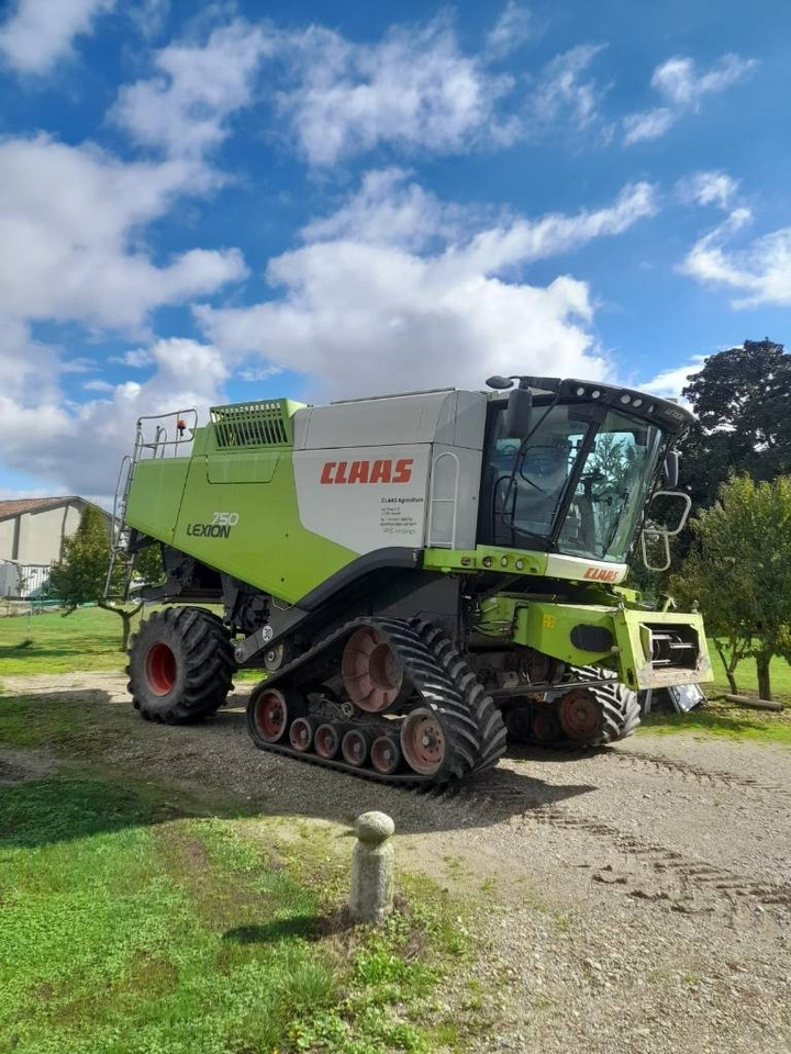 Claas LEXION 750 RISO - Зерноуборочный комбайн: фото 1 Claas LEXION 750 RISO - Зерноуборочный комбайн: фото 1