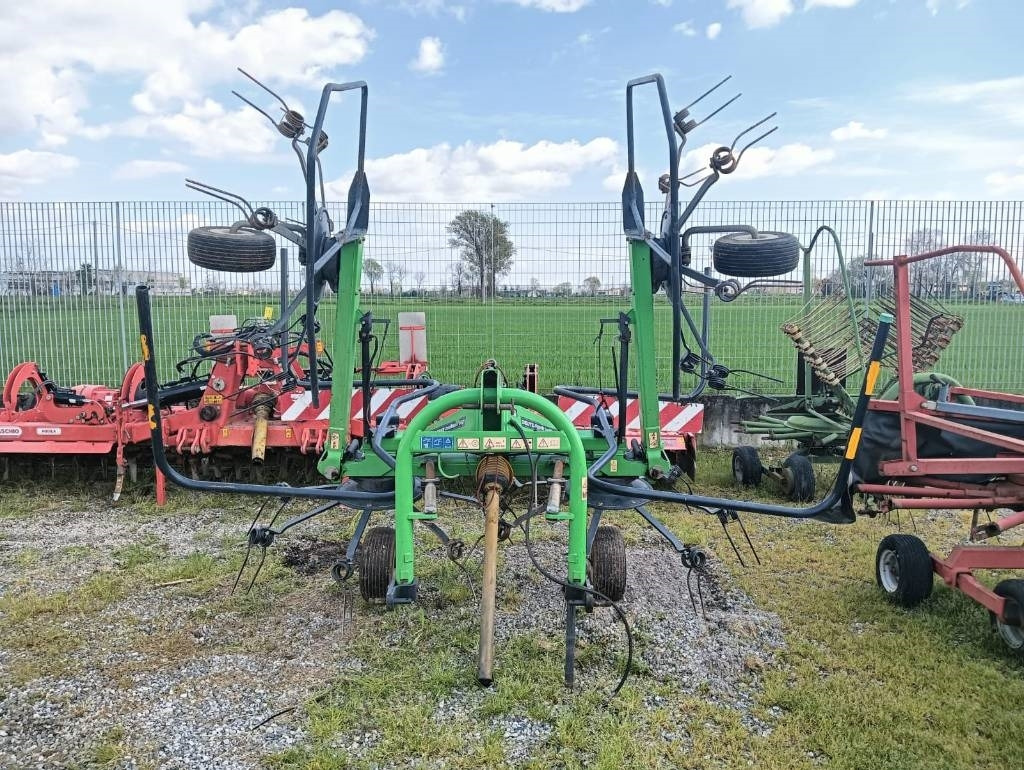 Deutz-fahr 5521 - Обмотчик рулонов: фото 1 Deutz-fahr 5521 - Обмотчик рулонов: фото 1