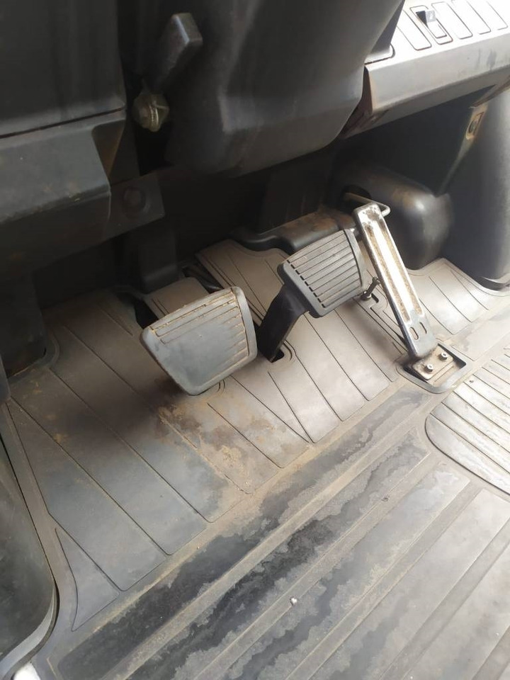 UniCarriers D1F4A40Q  - Дизельный погрузчик: фото 5 UniCarriers D1F4A40Q  - Дизельный погрузчик: фото 5