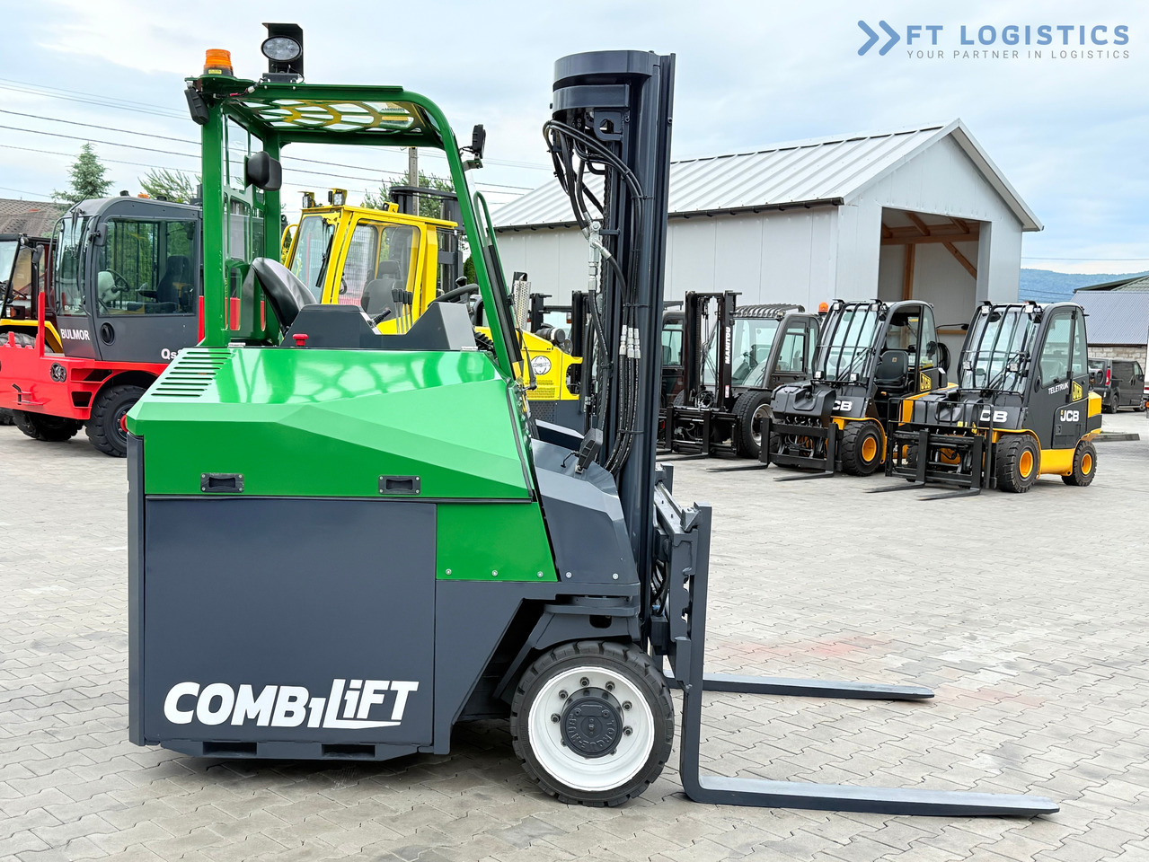 COMBILIFT Combilift CBE4000 / TRIPLEX 5200MM / ELECTRIC / FREE LIFT / FORK POSITIONER / SIDESHIFT / LIKE NEW - Четырехсторонний погрузчик: фото 3 COMBILIFT Combilift CBE4000 / TRIPLEX 5200MM / ELECTRIC / FREE LIFT / FORK POSITIONER / SIDESHIFT / LIKE NEW - Четырехсторонний погрузчик: фото 3