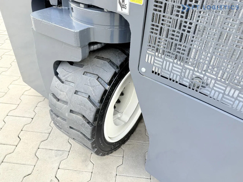 Четырехсторонний погрузчик Combilift C3000CB / GAS / TRIPLEX 4900MM / FREE LIFT / FORK POSITIONER / SIDE SHIFT / EXCELLENT CONDITION / Wide range of four-way and sid: фото 11 Четырехсторонний погрузчик Combilift C3000CB / GAS / TRIPLEX 4900MM / FREE LIFT / FORK POSITIONER / SIDE SHIFT / EXCELLENT CONDITION / Wide range of four-way and sid: фото 11