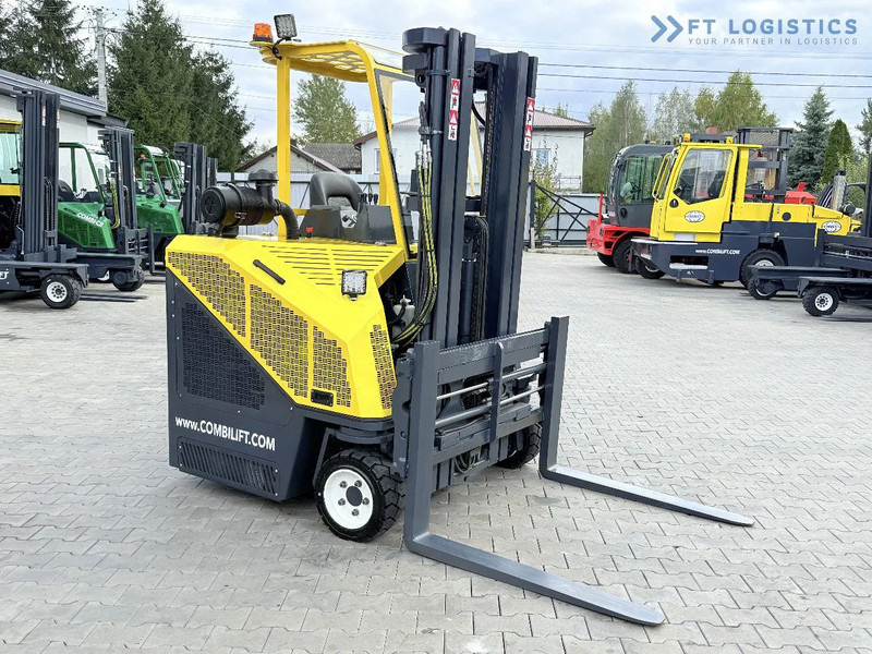 Четырехсторонний погрузчик Combilift C3000CB / GAS / TRIPLEX 4900MM / FREE LIFT / FORK POSITIONER / SIDE SHIFT / EXCELLENT CONDITION / Wide range of four-way and sid: фото 8 Четырехсторонний погрузчик Combilift C3000CB / GAS / TRIPLEX 4900MM / FREE LIFT / FORK POSITIONER / SIDE SHIFT / EXCELLENT CONDITION / Wide range of four-way and sid: фото 8