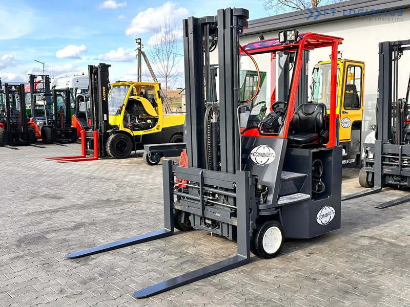 Combilift C3000CB / LPG / TRIPLEX / 5500MM / FREE LIFT / FORK SHIFT / POSITIONER C3000CB / LPG / TRIPLEX / 5500MM / FREE LIFT / FORK SHIFT - Четырехсторонний погрузчик: фото 2 Combilift C3000CB / LPG / TRIPLEX / 5500MM / FREE LIFT / FORK SHIFT / POSITIONER C3000CB / LPG / TRIPLEX / 5500MM / FREE LIFT / FORK SHIFT - Четырехсторонний погрузчик: фото 2