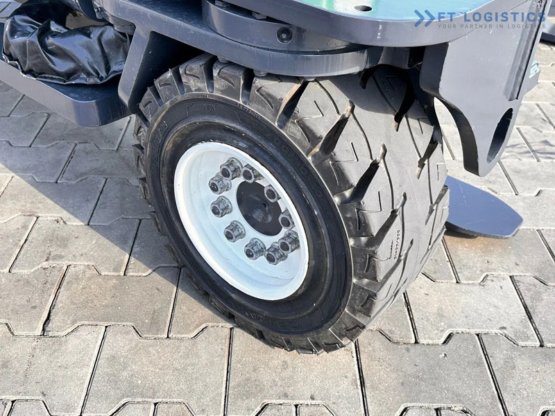 Combilift C4000 / TRIPLEX / 4900MM / LPG / FREE LIFT / FORK SHIFT / LIKE NEW C4000 / TRIPLEX / 4900MM / LPG / FREE LIFT / FORK SHIFT / LIK - Четырехсторонний погрузчик: фото 5 Combilift C4000 / TRIPLEX / 4900MM / LPG / FREE LIFT / FORK SHIFT / LIKE NEW C4000 / TRIPLEX / 4900MM / LPG / FREE LIFT / FORK SHIFT / LIK - Четырехсторонний погрузчик: фото 5