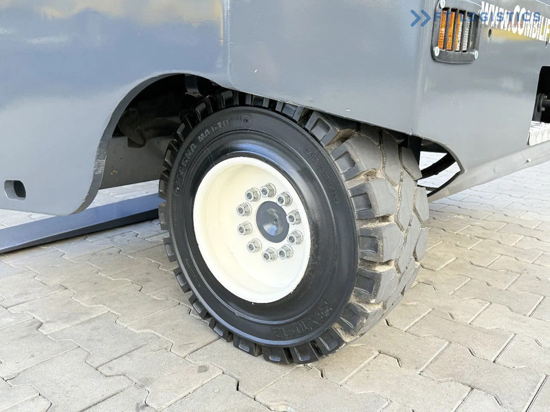 Combilift C5000SR / DIESEL / TRIPLEX MAST – 6100 MM / FORK POSITIONER / FULL CABIN C5000SR / DIESEL / TRIPLEX MAST – 6100 MM / FORK POSITI - Четырехсторонний погрузчик: фото 4 Combilift C5000SR / DIESEL / TRIPLEX MAST – 6100 MM / FORK POSITIONER / FULL CABIN C5000SR / DIESEL / TRIPLEX MAST – 6100 MM / FORK POSITI - Четырехсторонний погрузчик: фото 4