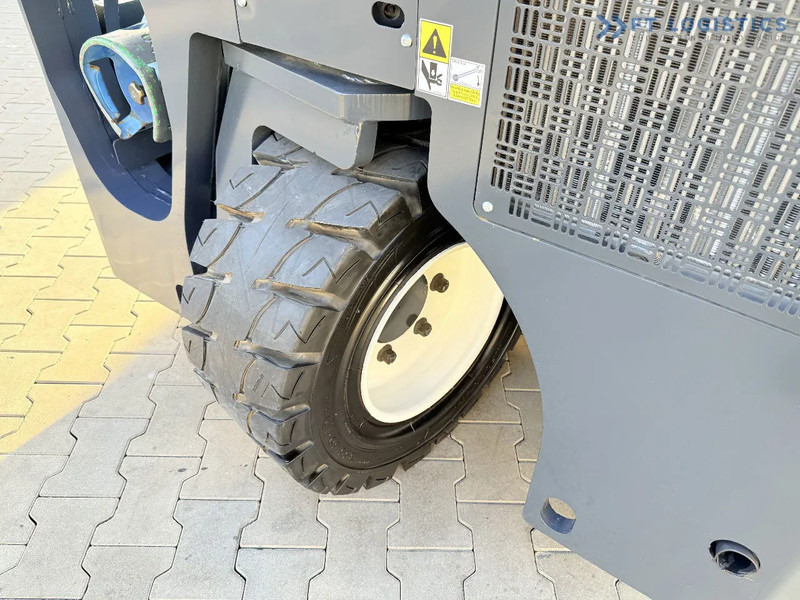 Четырехсторонний погрузчик Combilift CB4000 / GAS / TRIPLEX 5200MM / FREE LIFT / FORK POSITIONER / SIDE SHIFT / EXCELLENT CONDITION / Wide range of four-way and side: фото 7 Четырехсторонний погрузчик Combilift CB4000 / GAS / TRIPLEX 5200MM / FREE LIFT / FORK POSITIONER / SIDE SHIFT / EXCELLENT CONDITION / Wide range of four-way and side: фото 7