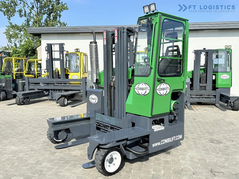 Combilift Combilift C2500 / GAS / TRIPLEX 4900MM / FREE LIFT / ONLY 2446 HOURS / FORK POSITIONER / FULL CABIN / PERFECT CONDITION / Wide r - Четырехсторонний погрузчик: фото 2 Combilift Combilift C2500 / GAS / TRIPLEX 4900MM / FREE LIFT / ONLY 2446 HOURS / FORK POSITIONER / FULL CABIN / PERFECT CONDITION / Wide r - Четырехсторонний погрузчик: фото 2
