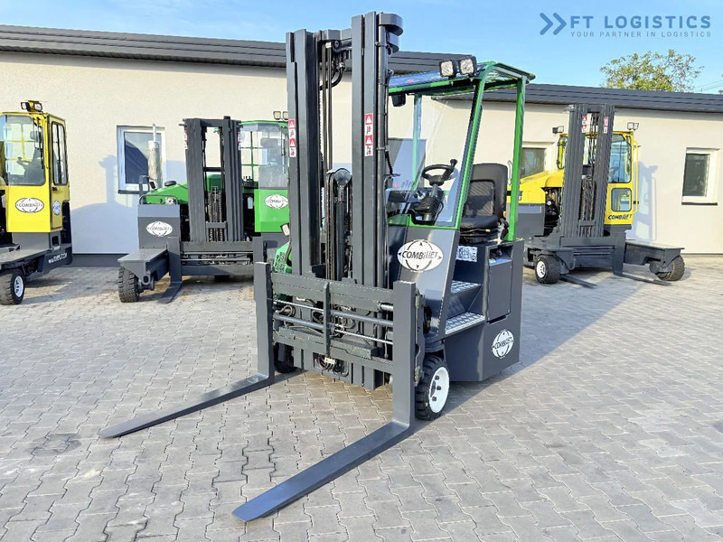 Combilift Combilift C2500CB / TRIPLEX / 5500MM / FREE LIFT / DIESEL / ONLY 3768 MTH / FORK POSITIONER / SIDE SHIFT / NEW TYRES / LIKE NEW - Четырехсторонний погрузчик: фото 3 Combilift Combilift C2500CB / TRIPLEX / 5500MM / FREE LIFT / DIESEL / ONLY 3768 MTH / FORK POSITIONER / SIDE SHIFT / NEW TYRES / LIKE NEW - Четырехсторонний погрузчик: фото 3